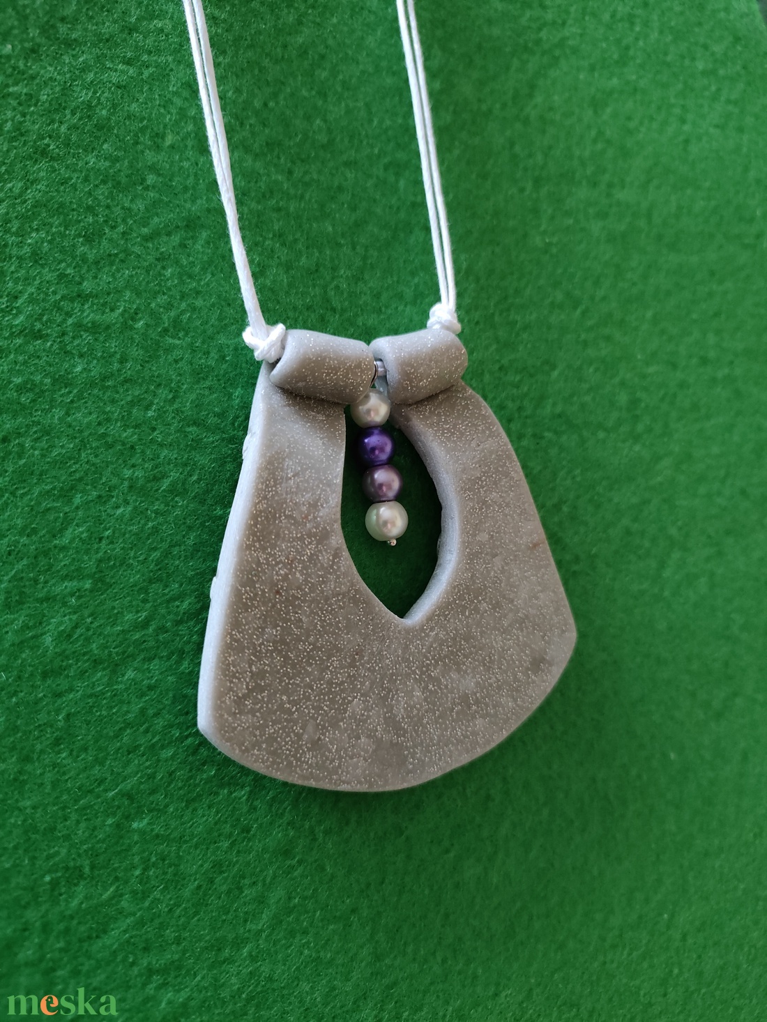 Ezüst vonzásában - ékszer - nyaklánc - medál - Meska.hu