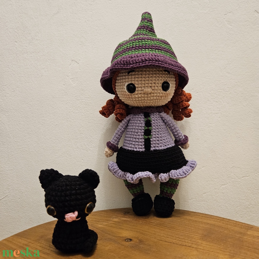 Bájos boszi cicával - horgolt figurák - játék & sport - plüssállat & játékfigura - nyuszi - Meska.hu