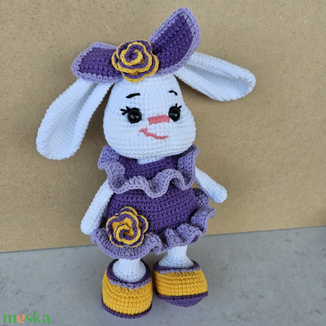 Masnis nyuszi - horgolt játékfigura - játék & sport - plüssállat & játékfigura - nyuszi - Meska.hu