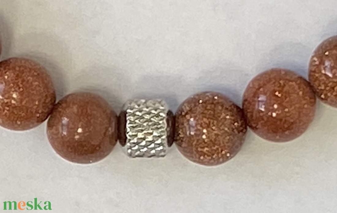 Arany színű goldstone karkötő - ékszer - karkötő - bogyós karkötő - Meska.hu