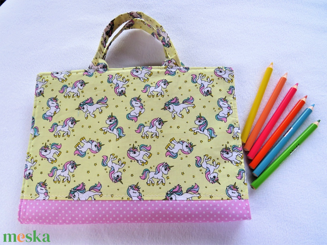 Hordozható, összecsukható ceruza és füzettartó - Unikornisok - otthon & életmód - papír, írószer - tolltartó & ceruzatekercs - Meska.hu