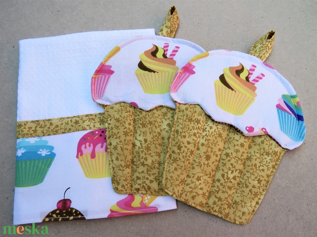 Cupcake sütőkesztyűk törlőkendővel - otthon & életmód - konyhafelszerelés, tálalás - konyhai textil - edényfogó & edényfedő - Meska.hu
