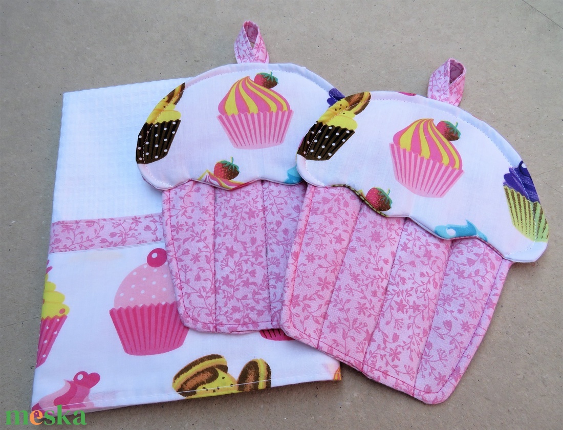 Cupcake sütőkesztyűk törlőkendővel - otthon & életmód - konyhafelszerelés, tálalás - konyhai textil - edényfogó & edényfedő - Meska.hu