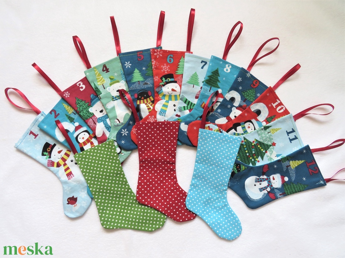 Adventi kalendárium textil zoknikkal - karácsonyi mintás szalaggal - karácsony - adventi díszek - adventi naptár - Meska.hu Adventi kalendárium textil zoknikkal - karácsonyi mintás szalaggal - karácsony - adventi díszek - adventi naptár - Meska.hu