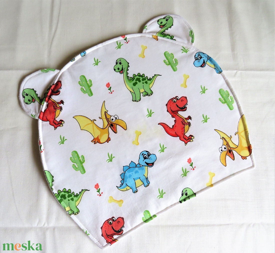 Baba takaró maci párnával - Színes dínok - otthon & életmód - babaszoba, gyerekszoba - babatakaró, gyerek pléd - Meska.hu