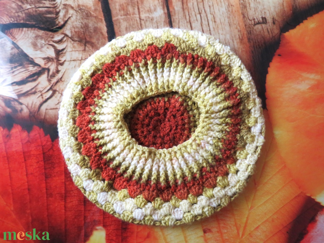 Női horgolt barett sapka nyakmelegítő sállal - ruha & divat - sál, sapka, kendő - sál - Meska.hu