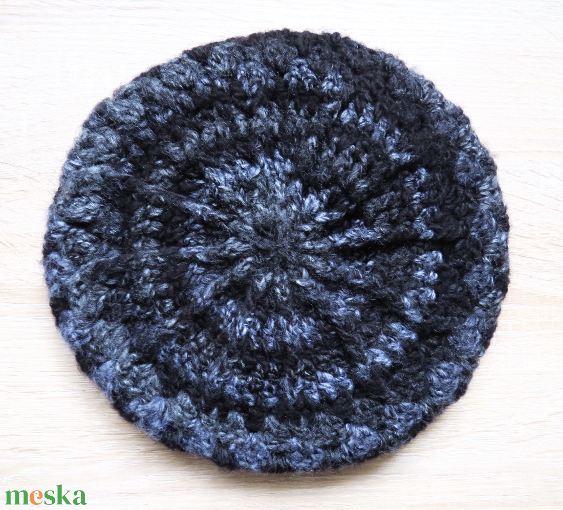 Női horgolt barett sapka  - ruha & divat - sál, sapka, kendő - sapka - Meska.hu