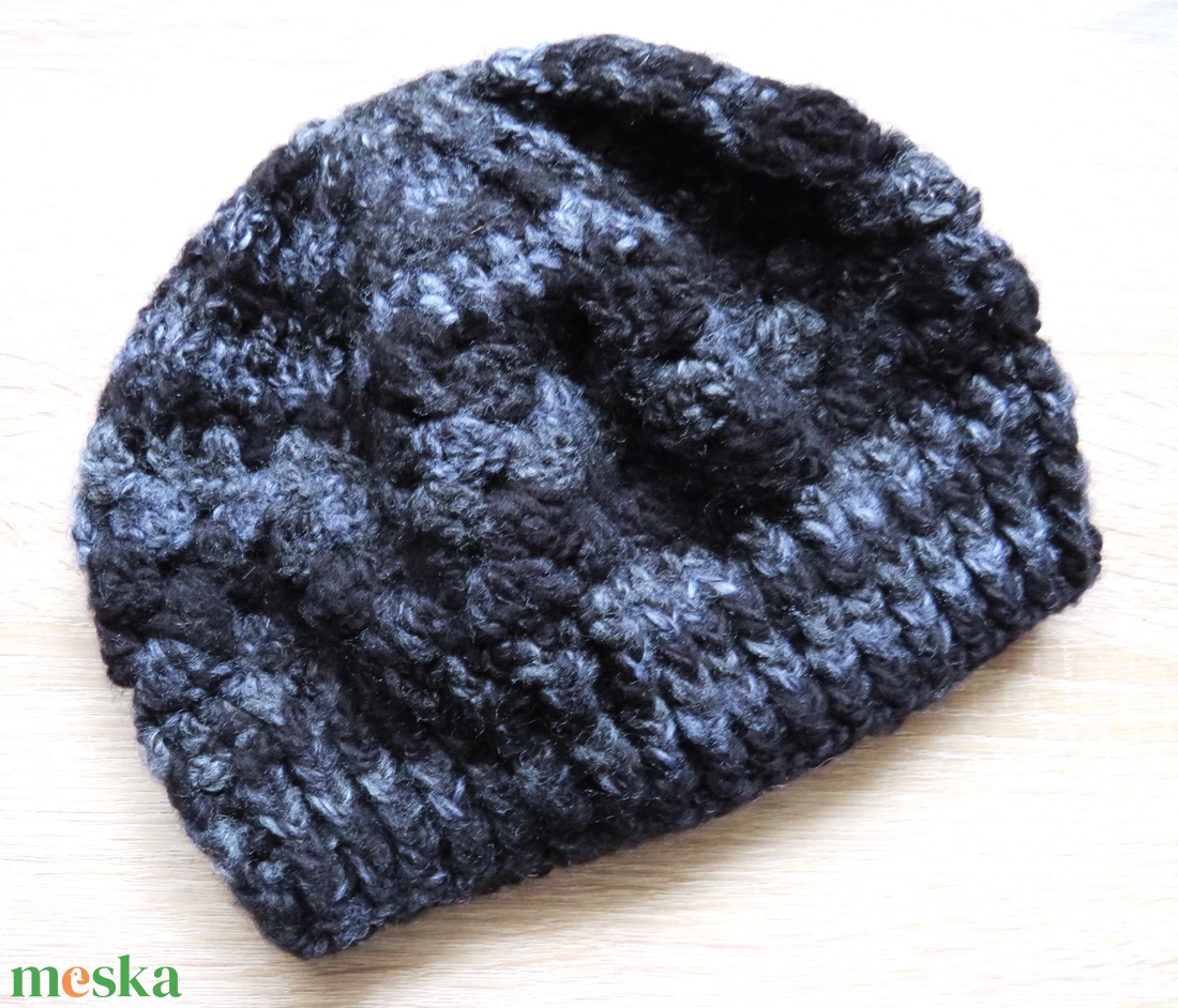 Női horgolt barett sapka  - ruha & divat - sál, sapka, kendő - sapka - Meska.hu