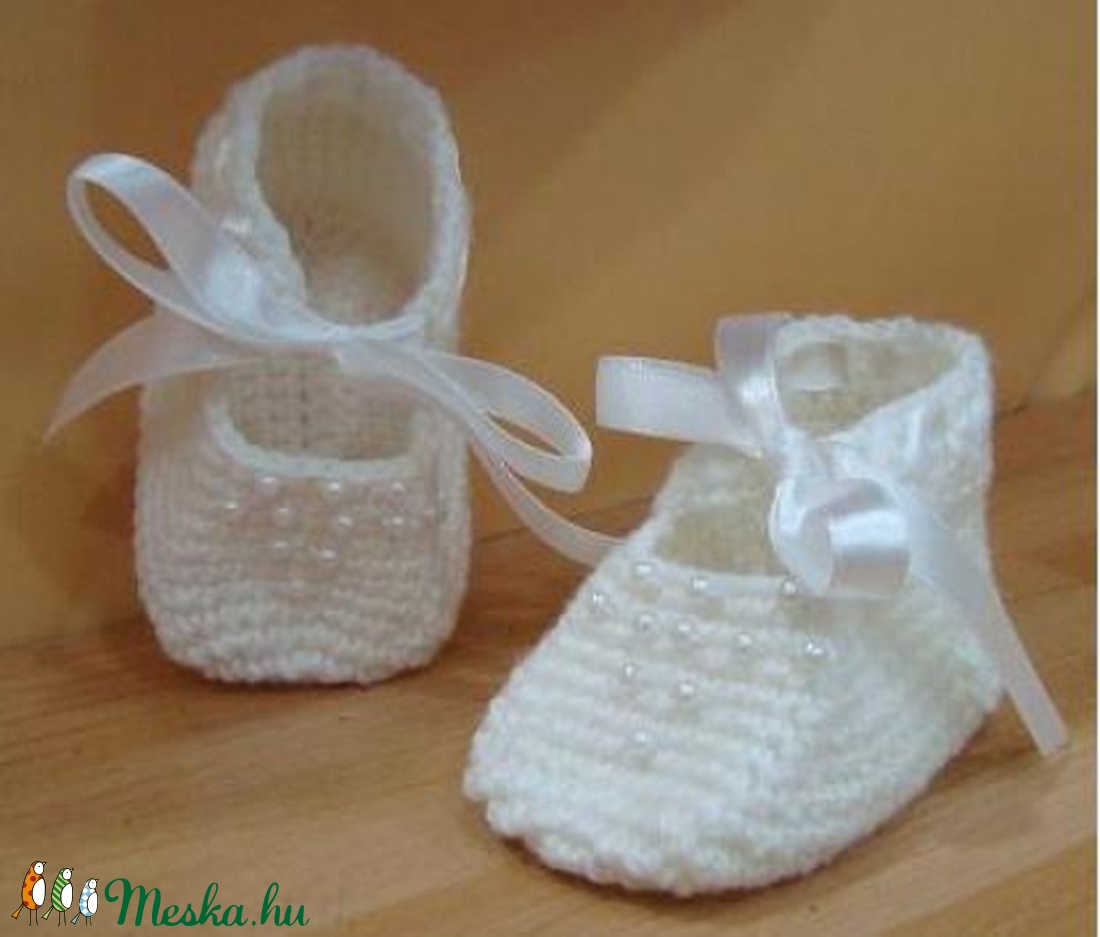 Horgolt bébicipőcske -  - Meska.hu