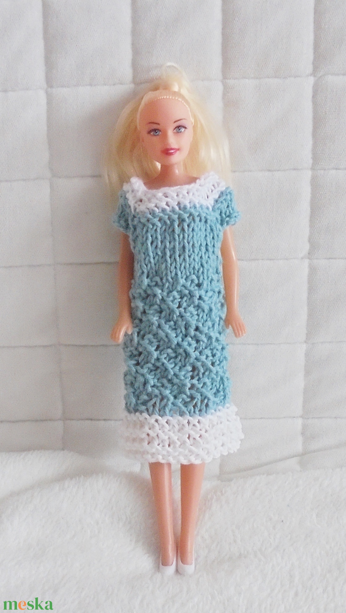 Kislányok öröme - Barbie türkiz-fehér ruhája - játék & sport - baba & babaház - babaruha, babakellék - Meska.hu Kislányok öröme - Barbie türkiz-fehér ruhája - játék & sport - baba & babaház - babaruha, babakellék - Meska.hu