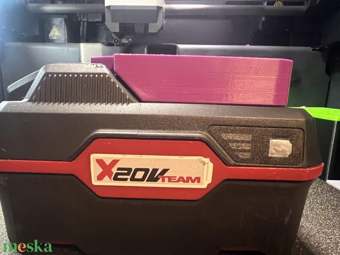 Parkside X20V akkumlátor fali tartó - kellékek & szerszámok - szerszámok, eszközök - kiegészítők - Meska.hu