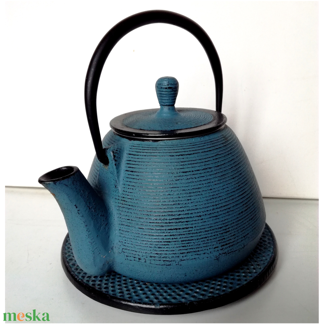 Vintage kék Japán vas teáskanna alátéttel - otthon & életmód - konyhafelszerelés, tálalás - tálalás - teás- és kávés pohár, készlet - Meska.hu Vintage kék Japán vas teáskanna alátéttel - otthon & életmód - konyhafelszerelés, tálalás - tálalás - teás- és kávés pohár, készlet - Meska.hu