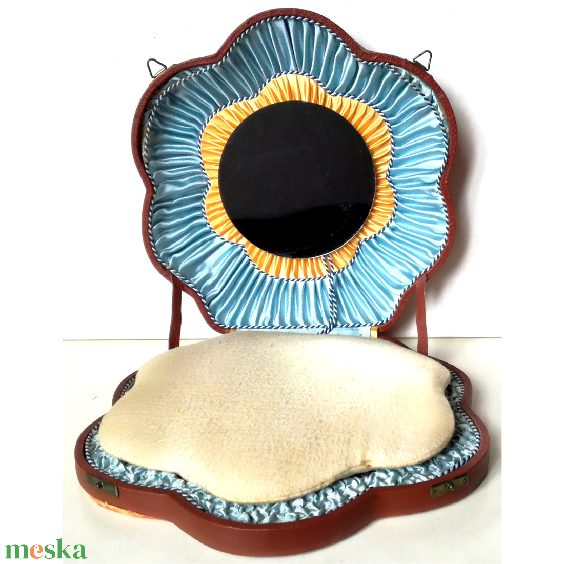 Antik nagyméretű (30 cm) pipere doboz - szépségápolás - arcápolás - smink kellék - Meska.hu Antik nagyméretű (30 cm) pipere doboz - szépségápolás - arcápolás - smink kellék - Meska.hu