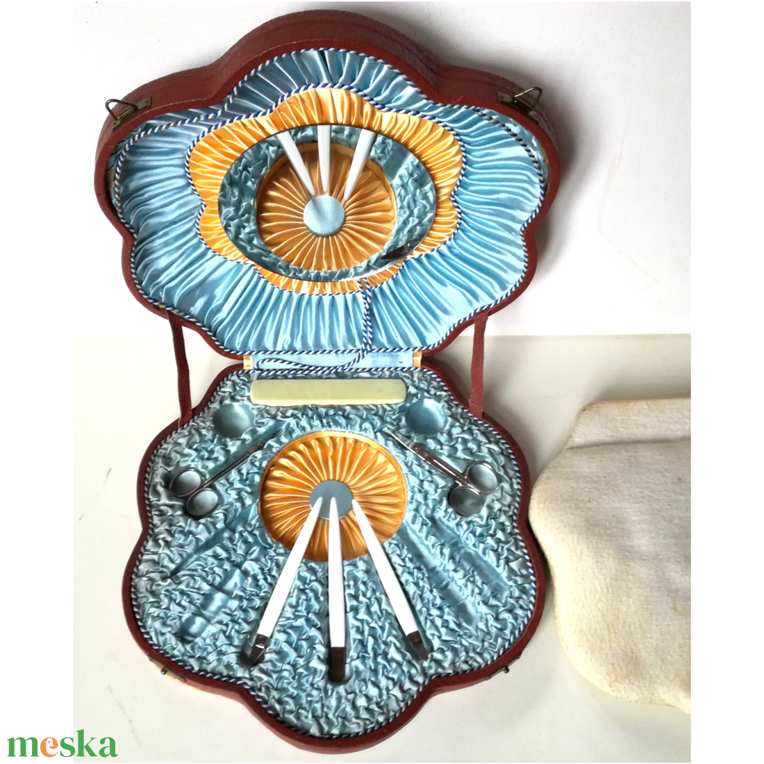 Antik nagyméretű (30 cm) pipere doboz - szépségápolás - arcápolás - smink kellék - Meska.hu Antik nagyméretű (30 cm) pipere doboz - szépségápolás - arcápolás - smink kellék - Meska.hu