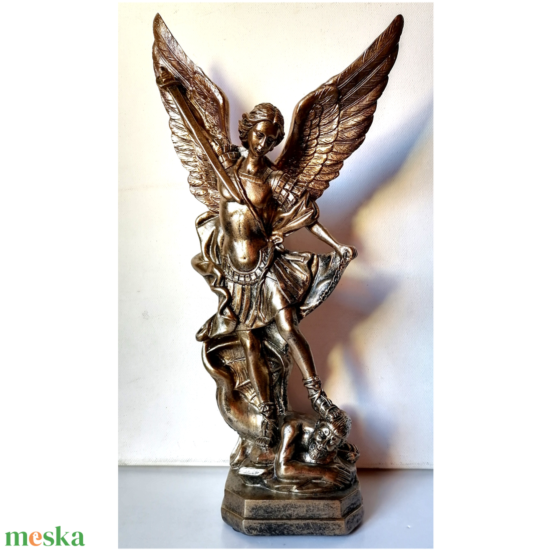 Szent Mihály arkangyal legyőzi a sátánt, bronzírozott szobor - művészet - szobor - kő - Meska.hu