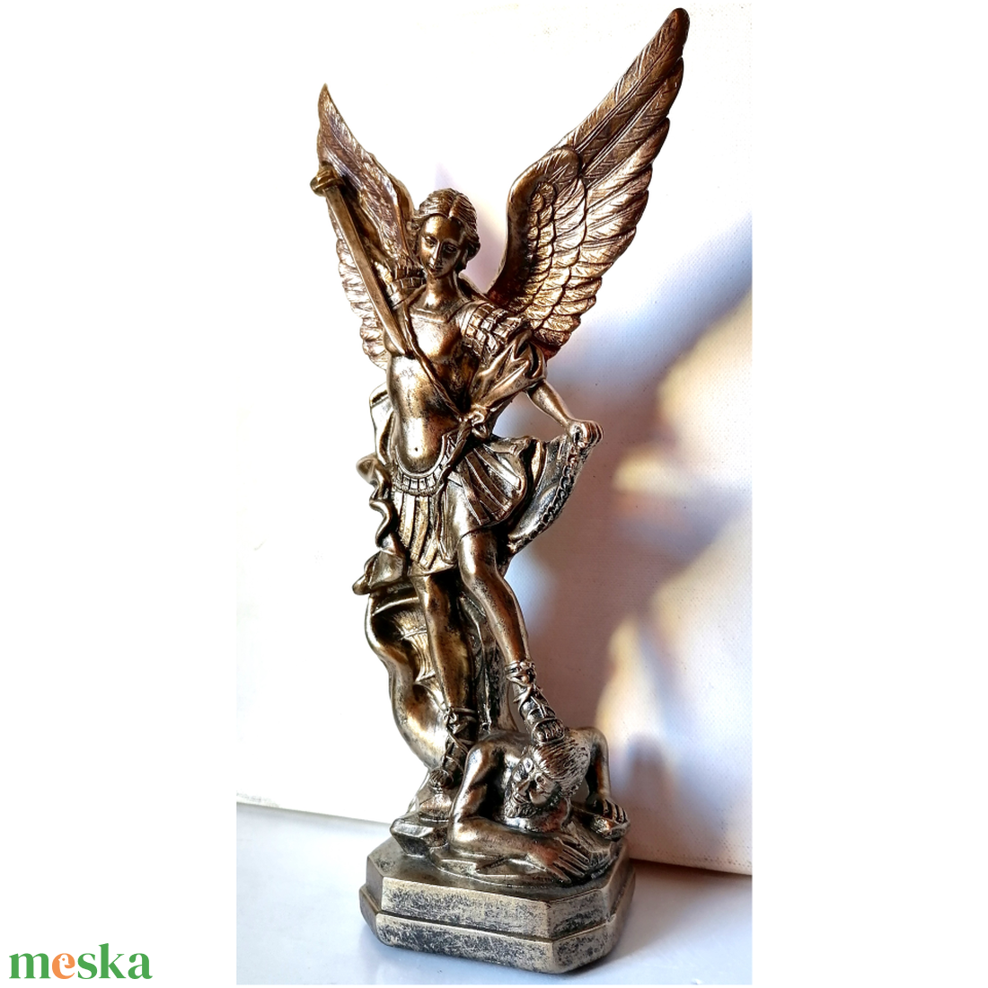 Szent Mihály arkangyal legyőzi a sátánt, bronzírozott szobor - művészet - szobor - kő - Meska.hu