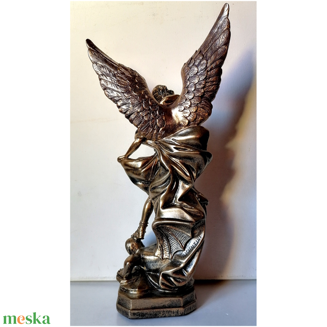 Szent Mihály arkangyal legyőzi a sátánt, bronzírozott szobor - művészet - szobor - kő - Meska.hu