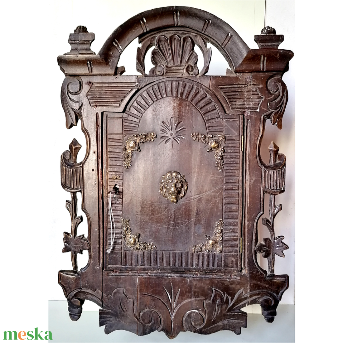 Antik faragott Schwarzwaldi kulcsos szekrényke - otthon & életmód - tárolás & rendszerezés - fali tároló - Meska.hu