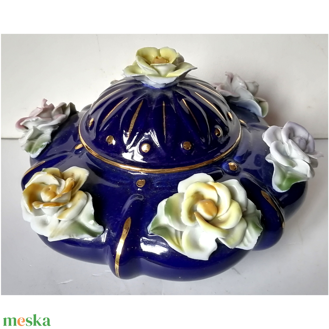 Szép rózsás porcelán bonbonier - otthon & életmód - dekoráció - asztal és polc dekoráció - dekorációs tál, tartó - Meska.hu