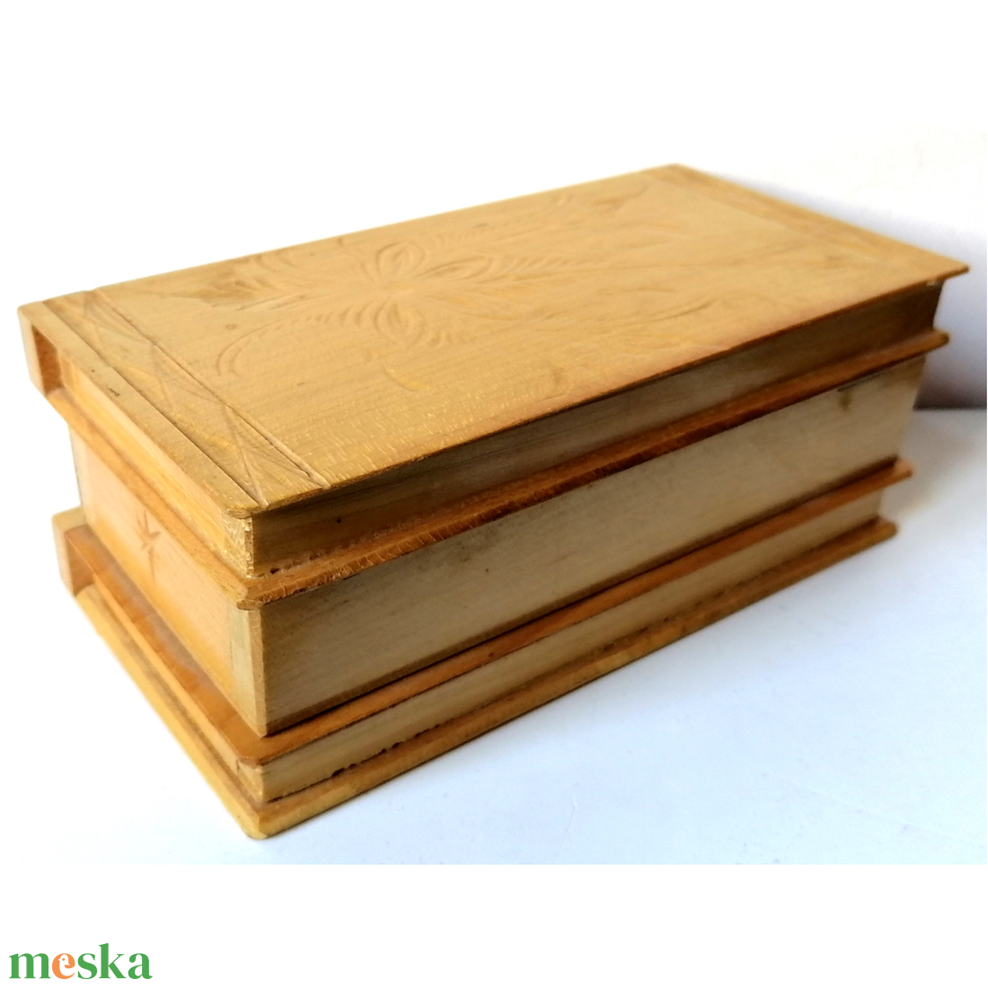 Titkos nyitású faragott fa kincses doboz - otthon & életmód - dekoráció - asztal és polc dekoráció - díszdoboz - Meska.hu