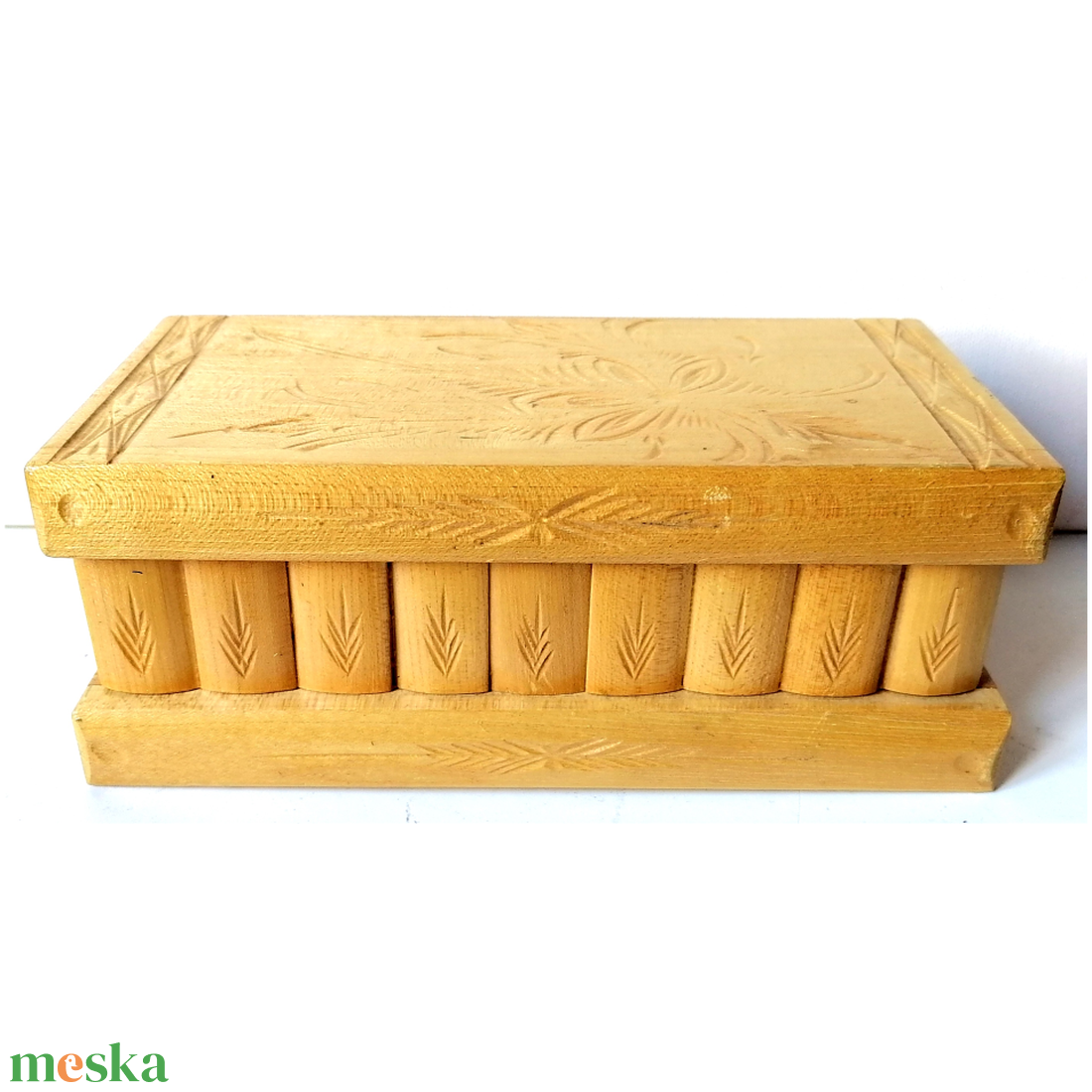 Titkos nyitású faragott fa kincses doboz - otthon & életmód - dekoráció - asztal és polc dekoráció - díszdoboz - Meska.hu