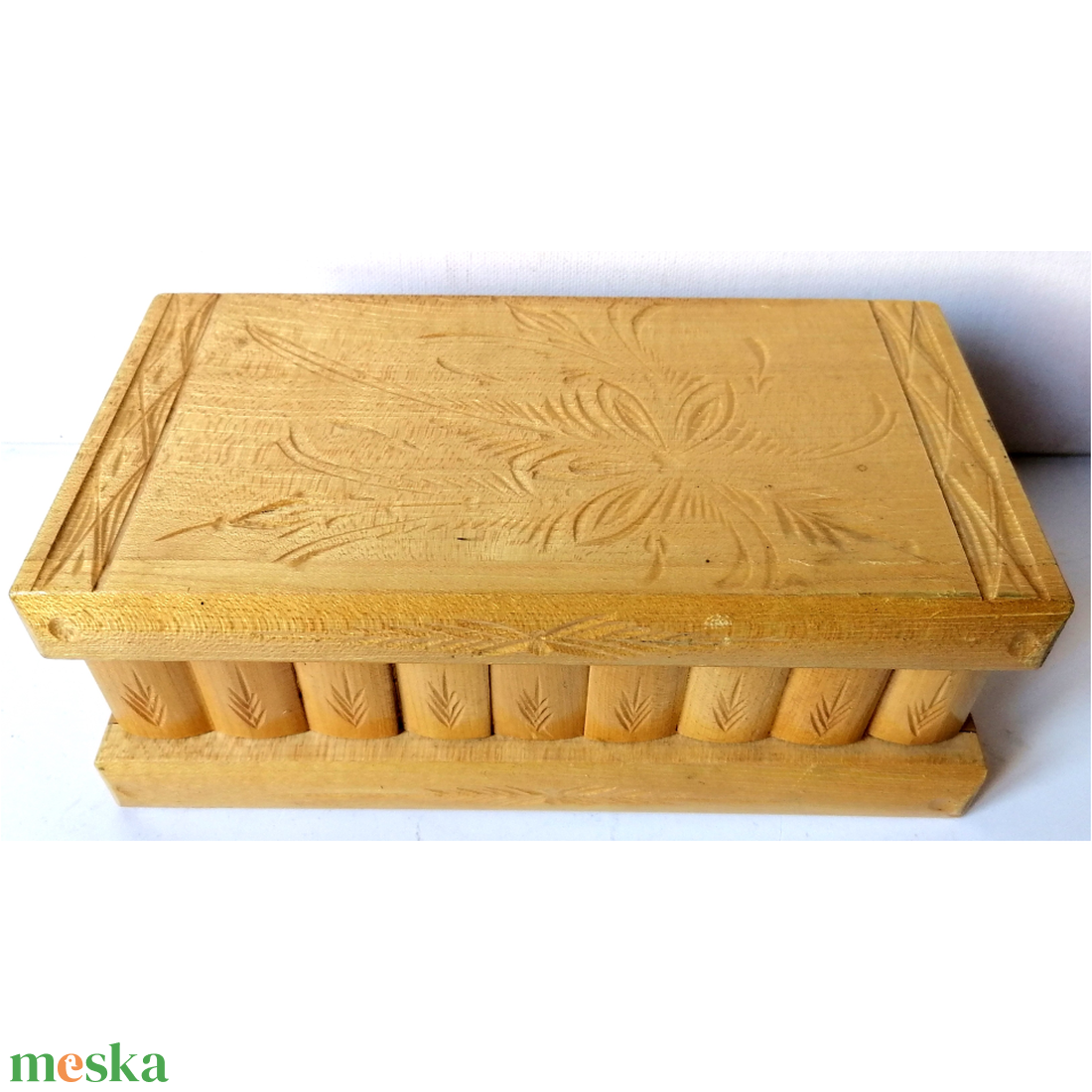 Titkos nyitású faragott fa kincses doboz - otthon & életmód - dekoráció - asztal és polc dekoráció - díszdoboz - Meska.hu