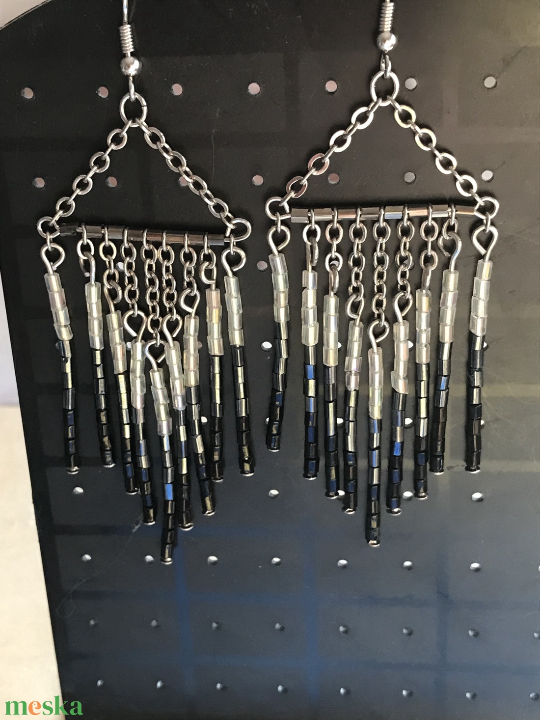 Logós fülbevaló - ékszer - fülbevaló - lógó fülbevaló - Meska.hu