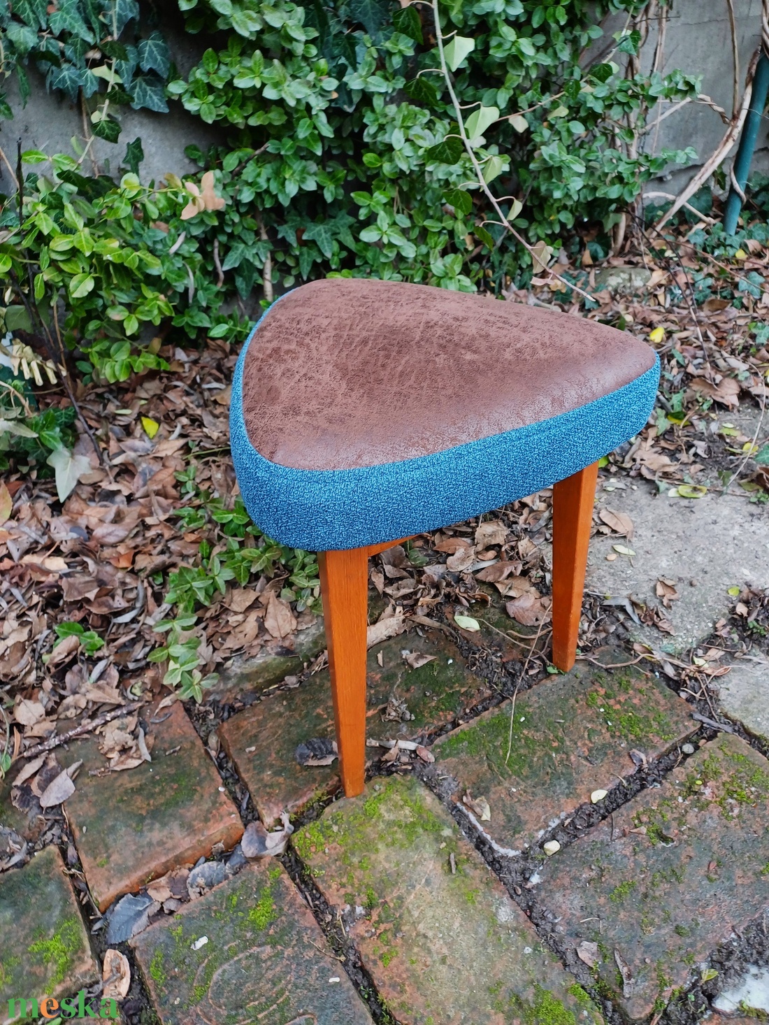 Kis  ülőke  3 láb - otthon & életmód - bútor - szék & fotel - Meska.hu