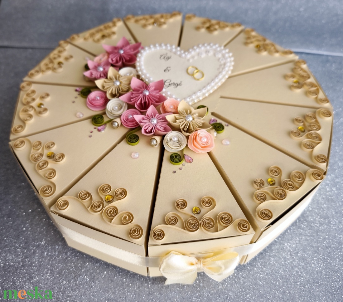 Pénzajándék - nászajándék átadó beige esküvői ajándék átadó torta doboz 12 szeletes  - esküvő - emlék & ajándék - doboz - Meska.hu