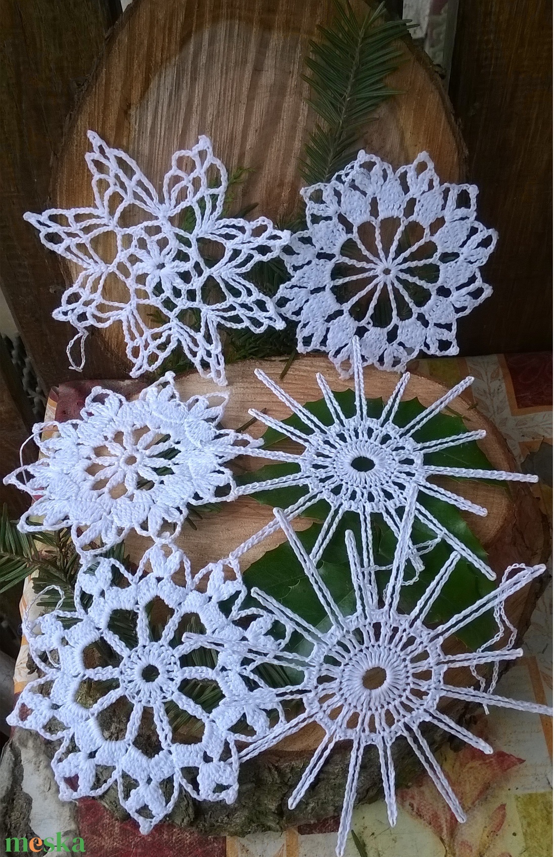 Horgolt karácsonyi csillagok - karácsony - karácsonyi lakásdekoráció - karácsonyfadíszek - Meska.hu