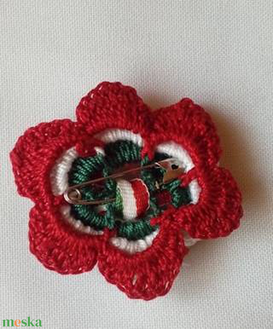 Horgolt kokárda - ékszer - kitűző és bross - kitűző - Meska.hu Horgolt kokárda - ékszer - kitűző és bross - kitűző - Meska.hu