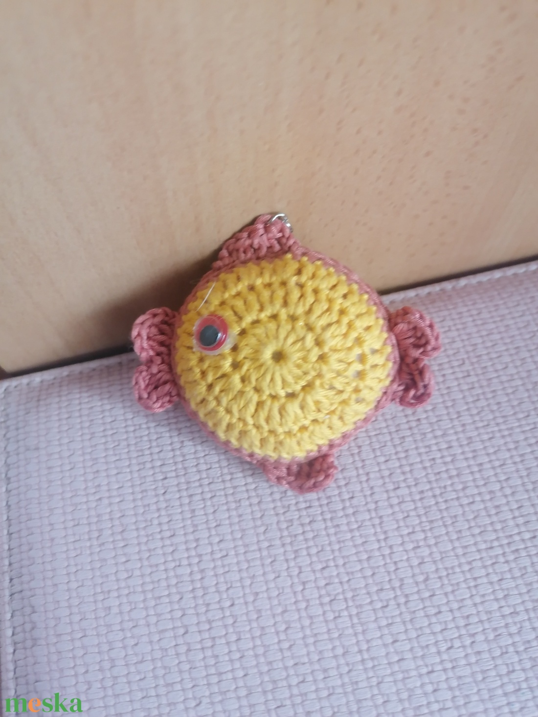 Horgolt halacska kulcstartó, táska dísz  - játék & sport - plüssállat & játékfigura - hal - Meska.hu