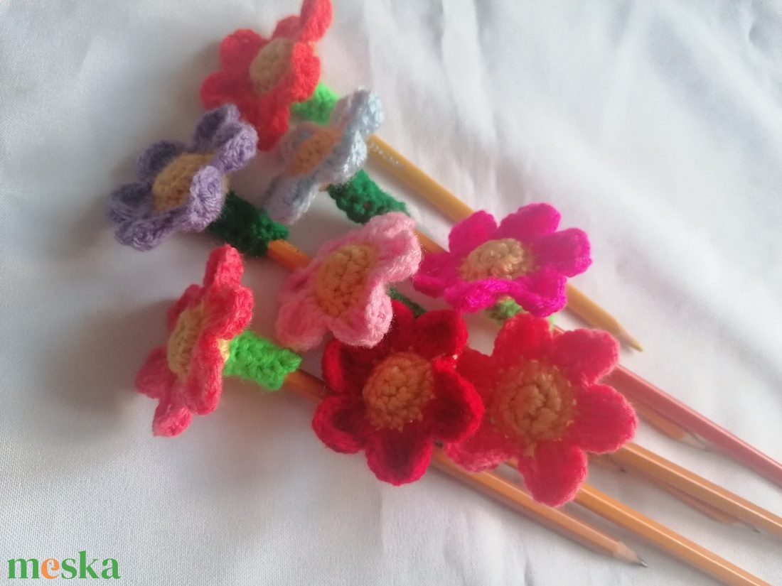 Horgolt ceruza virág, ceruzadísz - otthon & életmód - dekoráció - virágdísz és tartó - csokor & virágdísz - Meska.hu