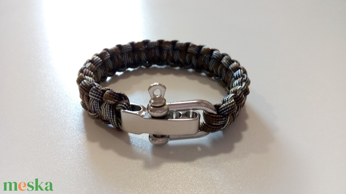 Paracord túlélő karkötő állítható seklivel - ékszer - karkötő - fonott karkötő - Meska.hu Paracord túlélő karkötő állítható seklivel - ékszer - karkötő - fonott karkötő - Meska.hu