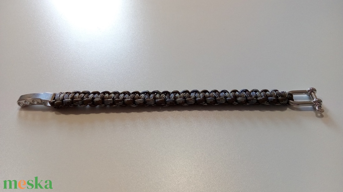 Paracord túlélő karkötő állítható seklivel - ékszer - karkötő - fonott karkötő - Meska.hu Paracord túlélő karkötő állítható seklivel - ékszer - karkötő - fonott karkötő - Meska.hu