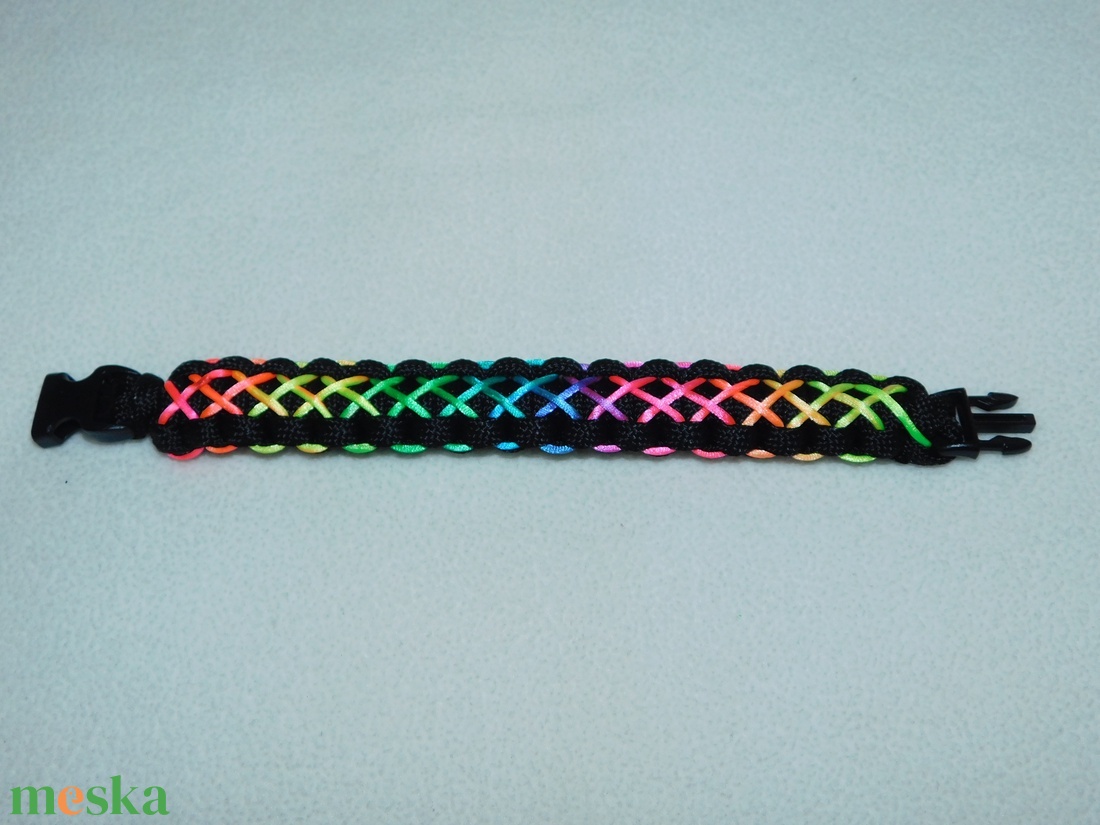 Paracord karkötő szivárvány tűzéssel - ékszer - karkötő - fonott karkötő - Meska.hu Paracord karkötő szivárvány tűzéssel - ékszer - karkötő - fonott karkötő - Meska.hu