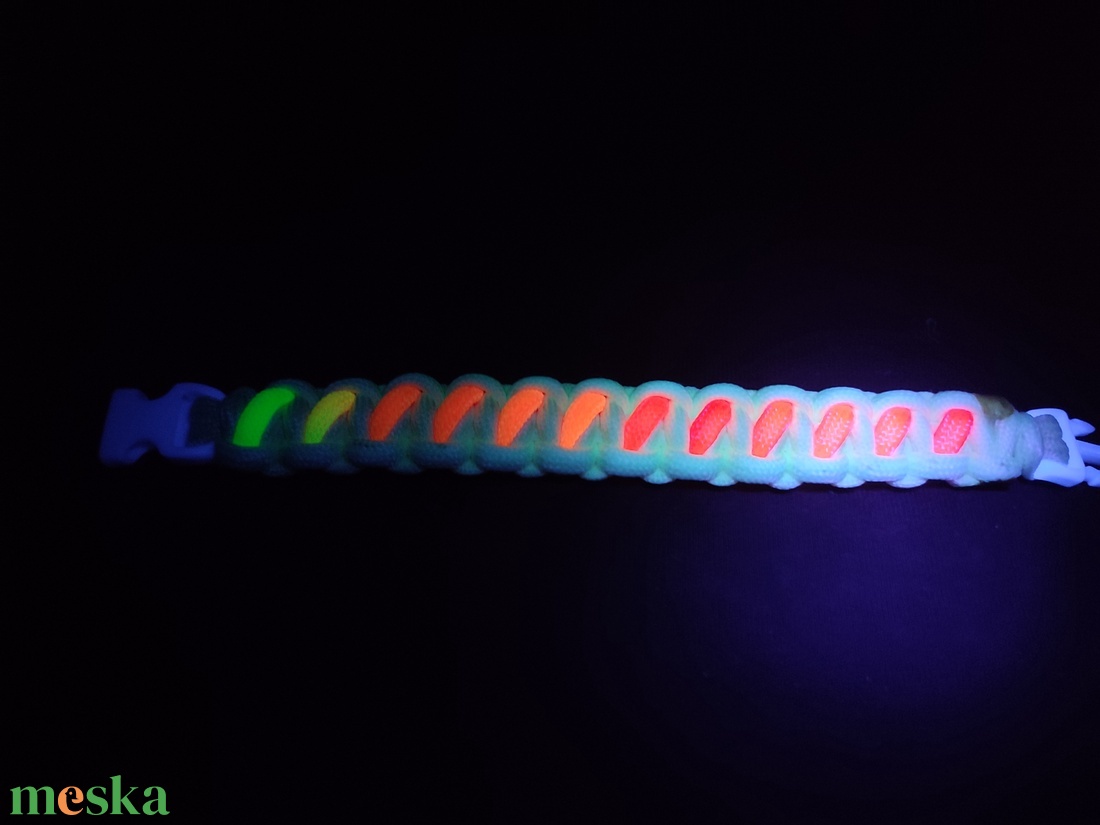 Paracord karkötő Szivárvány fluo - ékszer - karkötő - fonott karkötő - Meska.hu Paracord karkötő Szivárvány fluo - ékszer - karkötő - fonott karkötő - Meska.hu
