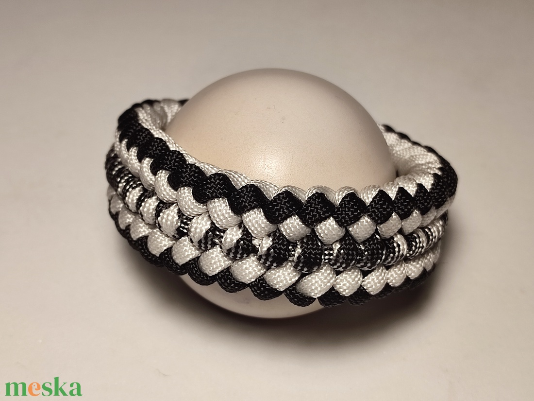 Sanctified Covenant Paracord karkötő - ékszer - karkötő - fonott karkötő - Meska.hu