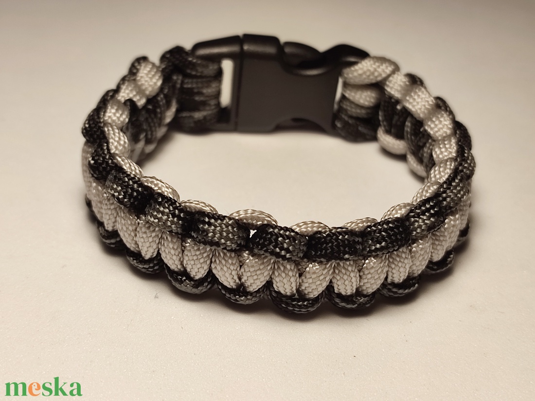 Cobra Paracord karkötő - ékszer - karkötő - fonott karkötő - Meska.hu Cobra Paracord karkötő - ékszer - karkötő - fonott karkötő - Meska.hu