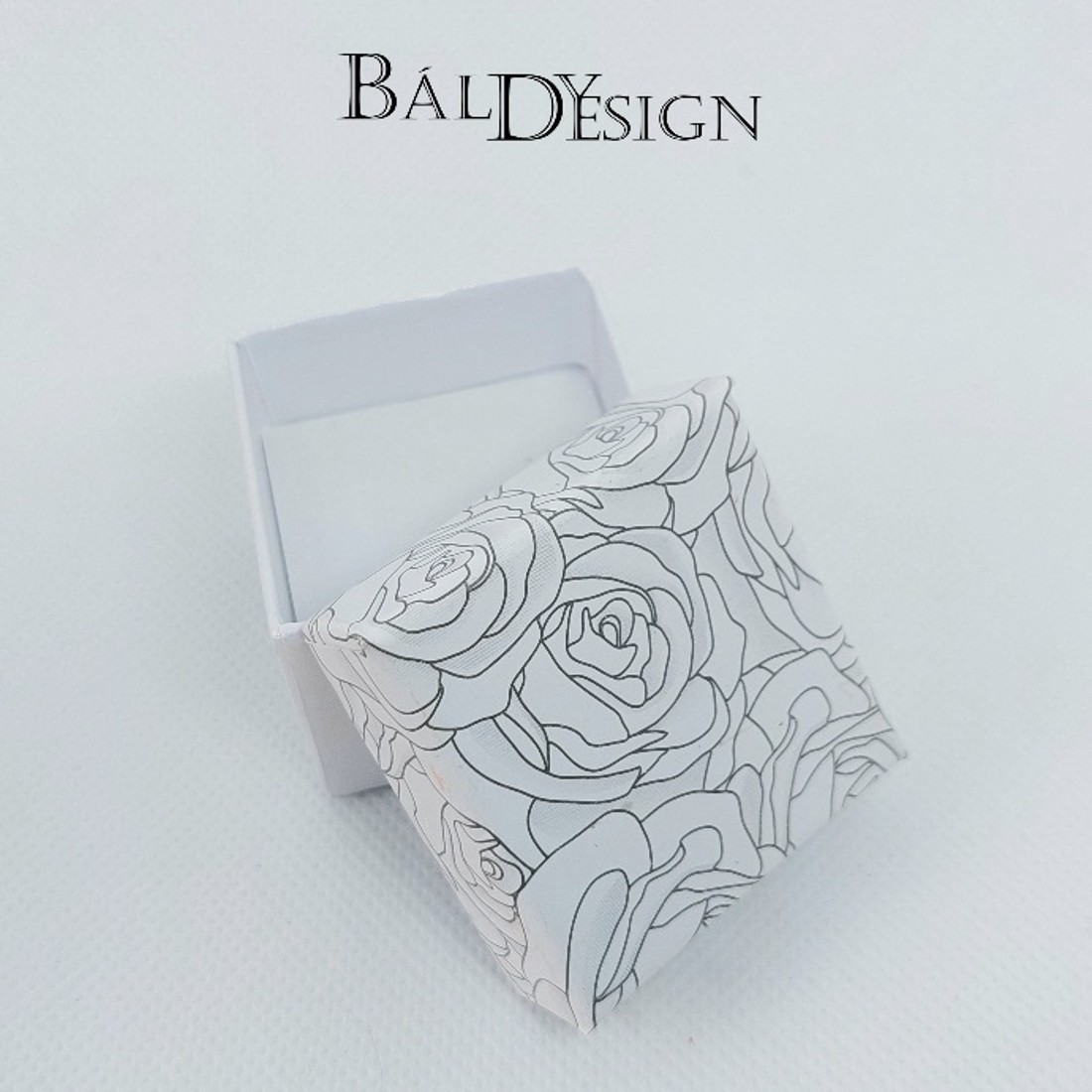 Fehér rózsás gyűrűs ékszerdobozok - ékszer - ékszertartó - ékszerdoboz - Meska.hu