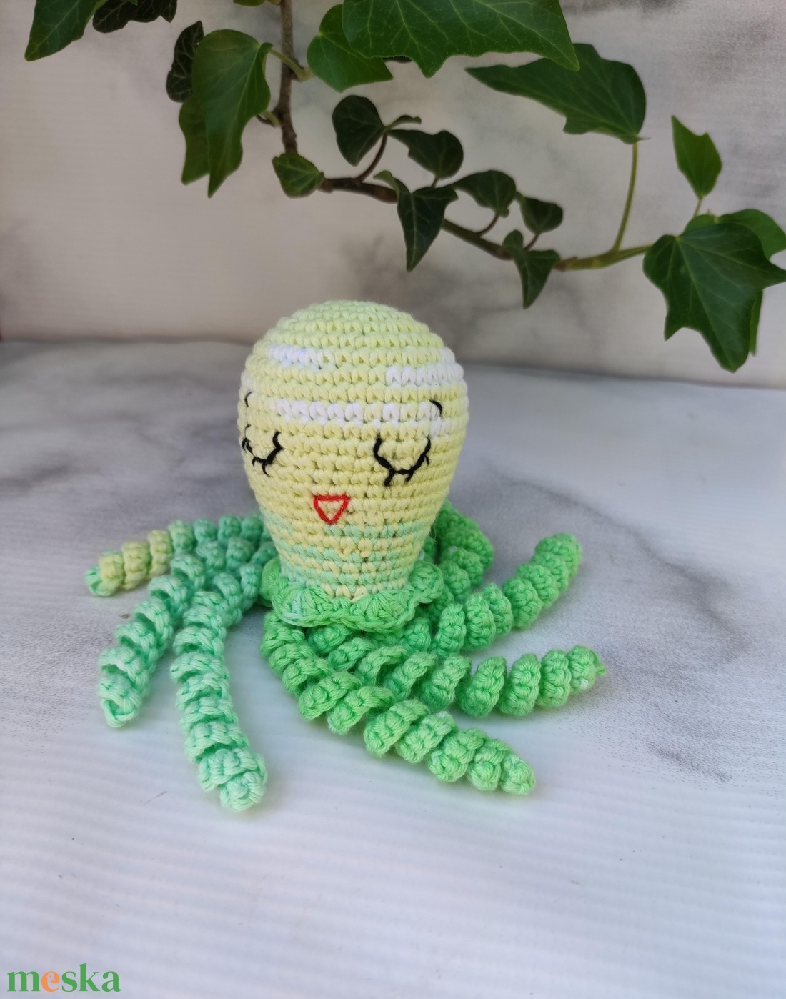 Zöld polip - színétmenetes fonalból - játék & sport - 3 éves kor alattiaknak - csörgő - Meska.hu