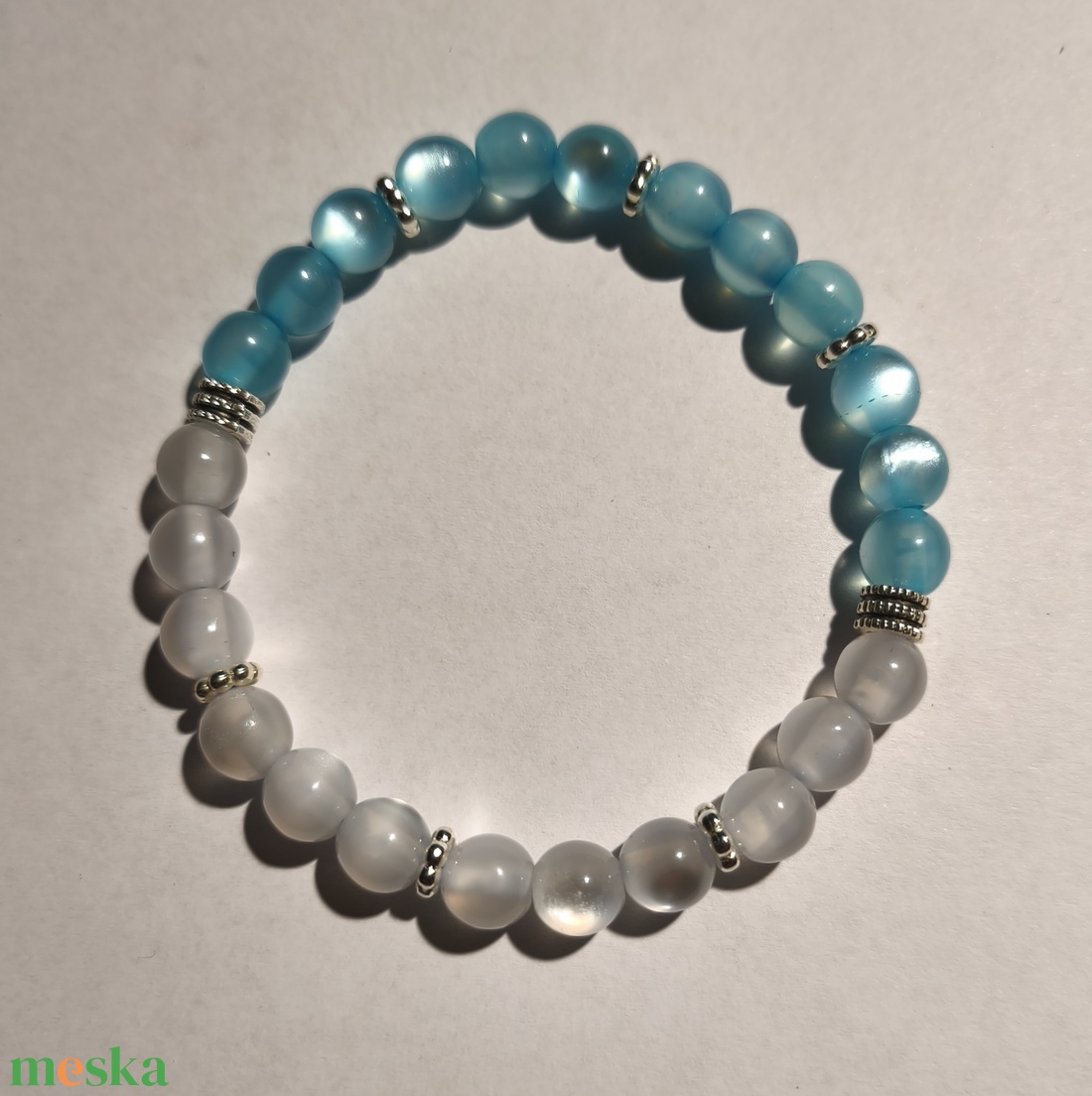 Karkötő kék-fehér - ékszer - karkötő - gyöngyös karkötő - Meska.hu
