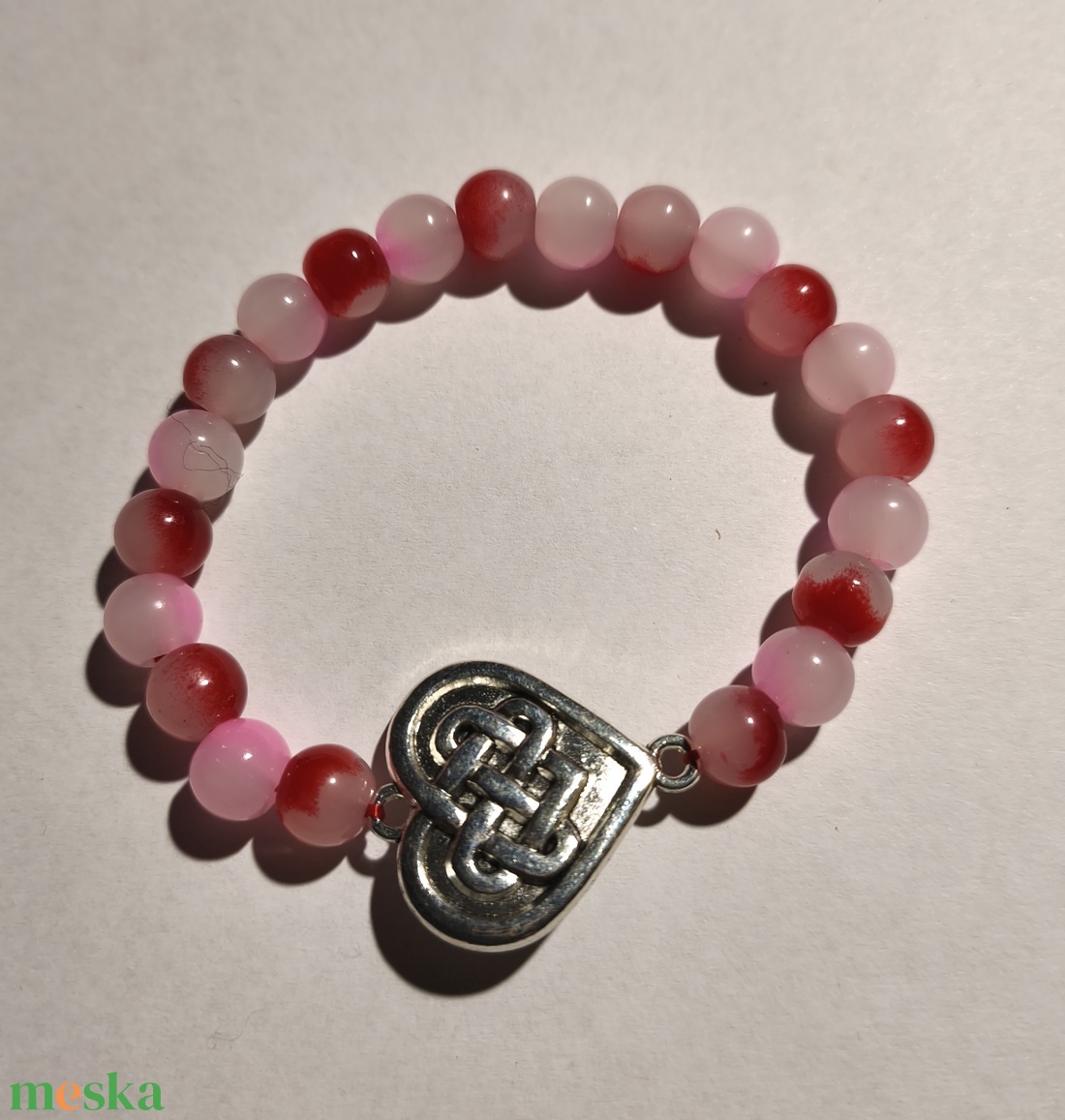 Karkötő medállal - ékszer - karkötő - gyöngyös karkötő - Meska.hu