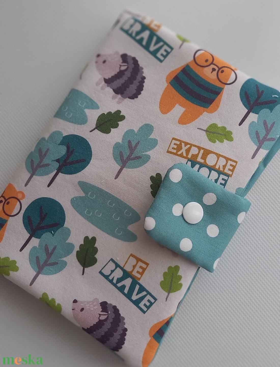 Egészségügyi kis könyv borító -Bátran. - otthon & életmód - papír, írószer - könyv- és füzetborító - Meska.hu