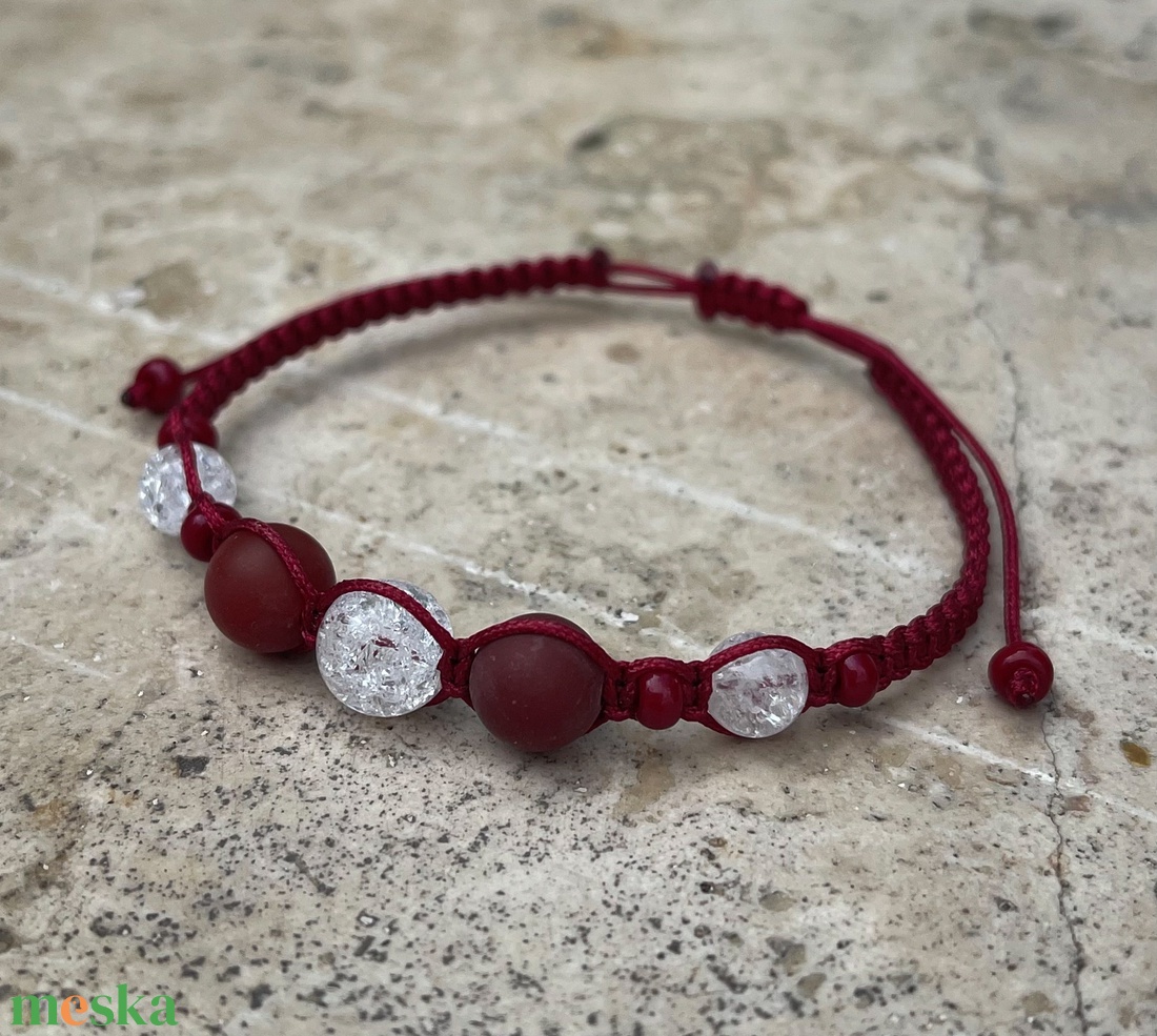 Matt karneol és roppantott hegyikristály karkötő - ékszer - karkötő - fonott karkötő - Meska.hu