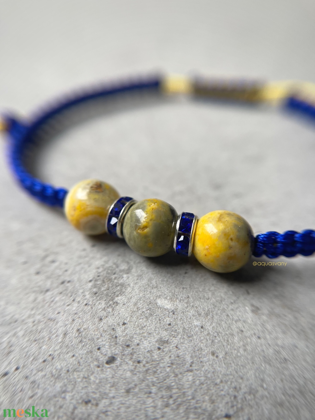 Bumble bee jáspis makramé ásvány karkötő - ékszer - karkötő - fonott karkötő - Meska.hu