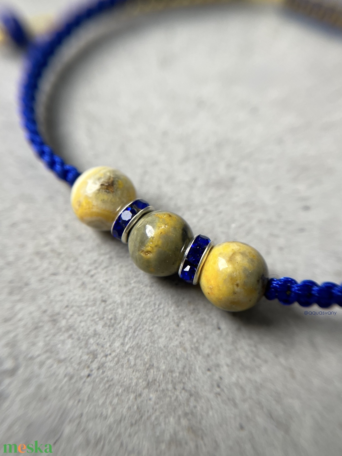 Bumble bee jáspis makramé ásvány karkötő - ékszer - karkötő - fonott karkötő - Meska.hu