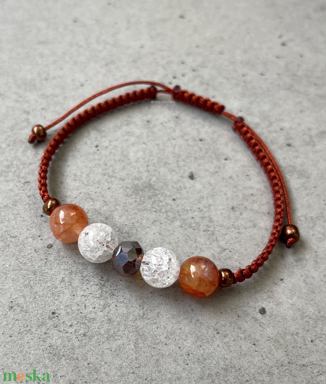 Hematoidkvarc és roppantott hegyikristály makramé karkötő - ékszer - karkötő - fonott karkötő - Meska.hu