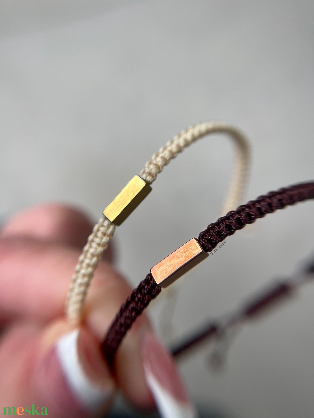 Minimalista hematit makramé ásvány karkötő - ékszer - karkötő - fonott karkötő - Meska.hu