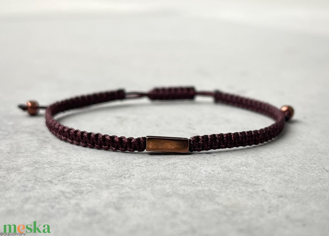 Minimalista hematit makramé ásvány karkötő - ékszer - karkötő - fonott karkötő - Meska.hu